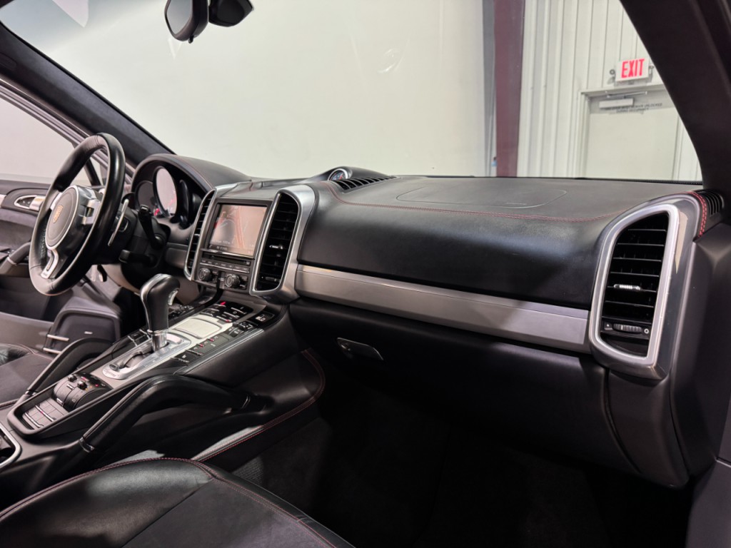 2013 Porsche Cayenne Image 12
