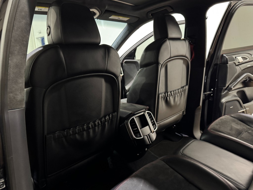 2013 Porsche Cayenne Image 15