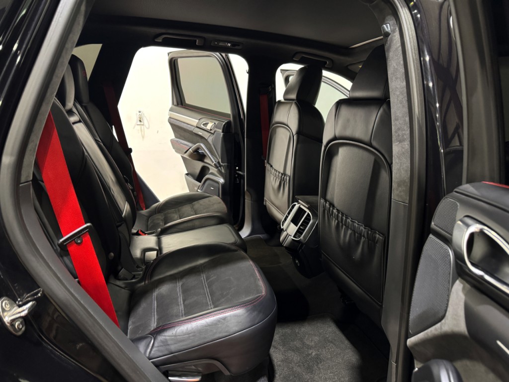 2013 Porsche Cayenne Image 17