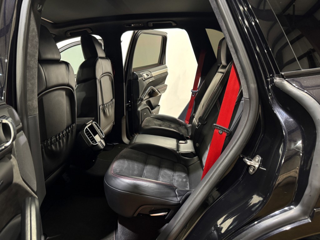 2013 Porsche Cayenne Image 18