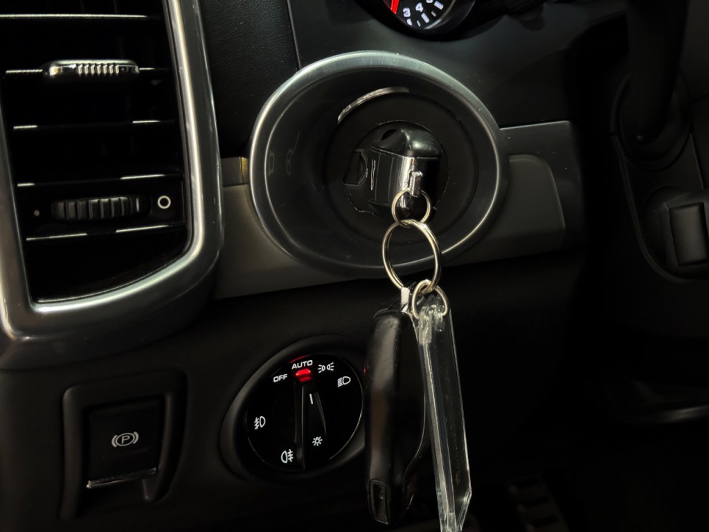 2013 Porsche Cayenne Image 31