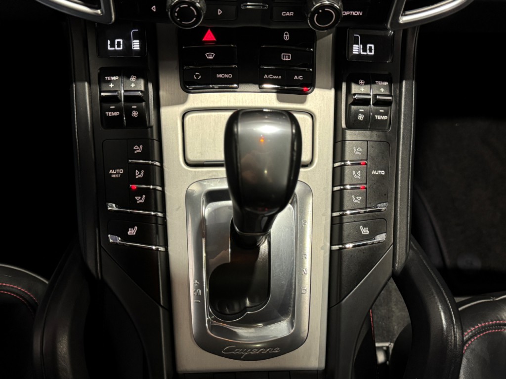 2013 Porsche Cayenne Image 36