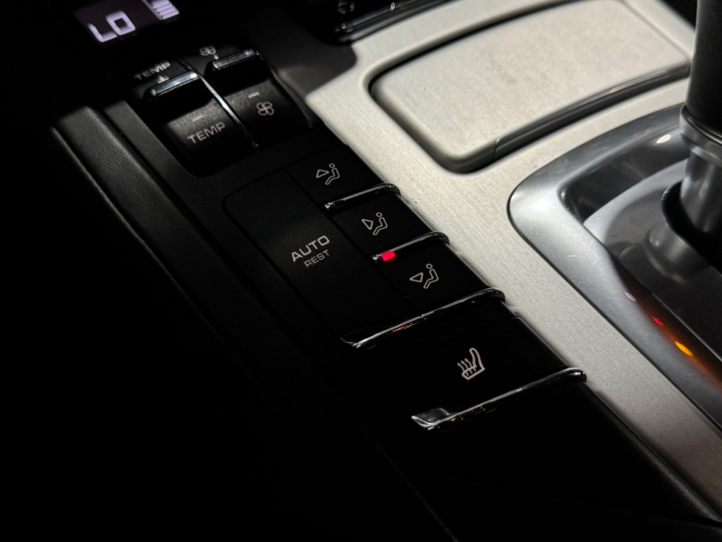 2013 Porsche Cayenne Image 38