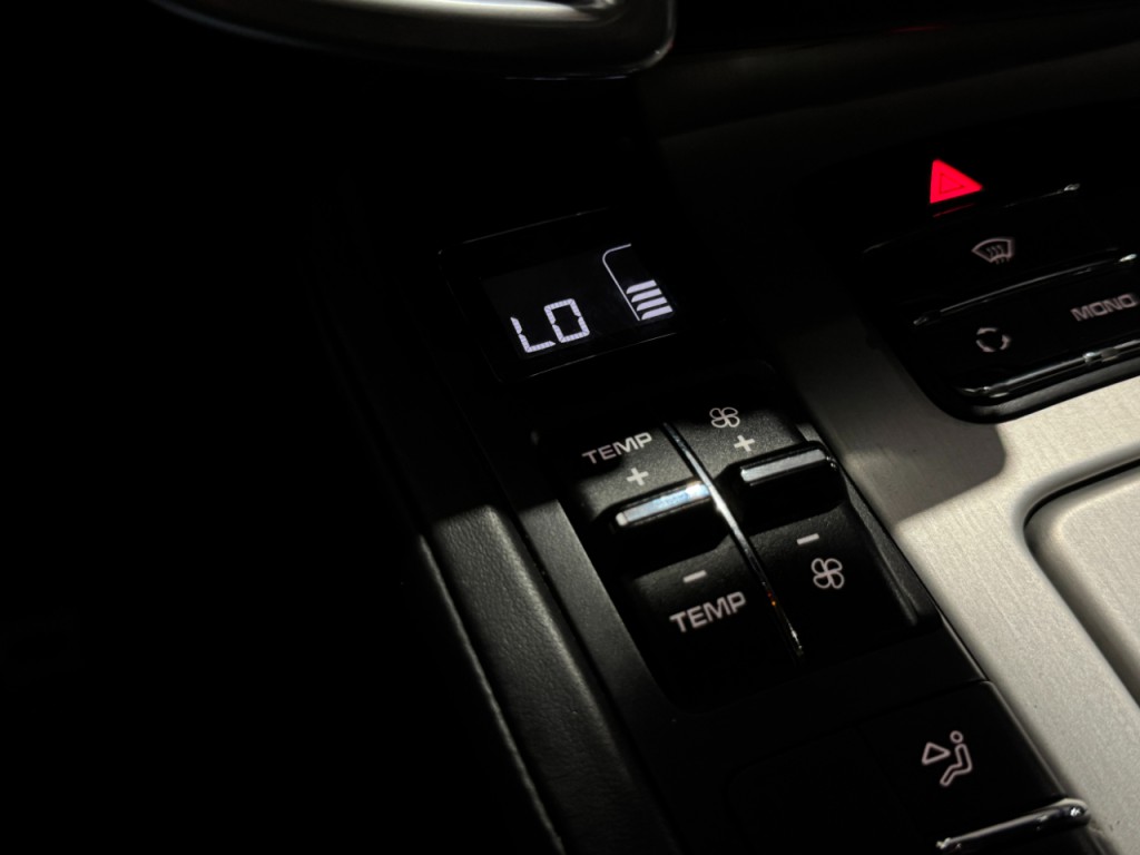 2013 Porsche Cayenne Image 39