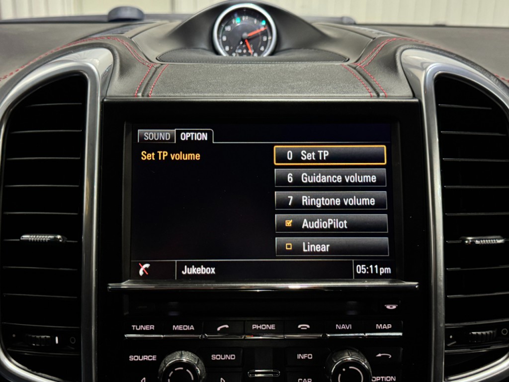 2013 Porsche Cayenne Image 50