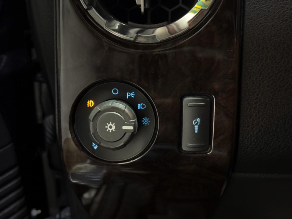 2015 Ford F-250 Image 11
