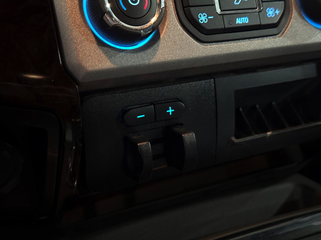 2015 Ford F-250 Image 12