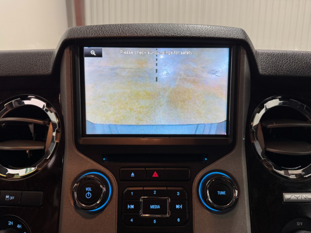 2015 Ford F-250 Image 29