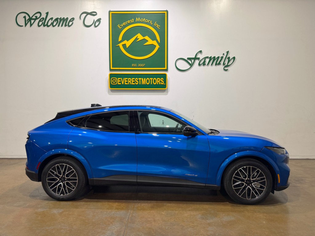 2025 Ford Mustang Image 2