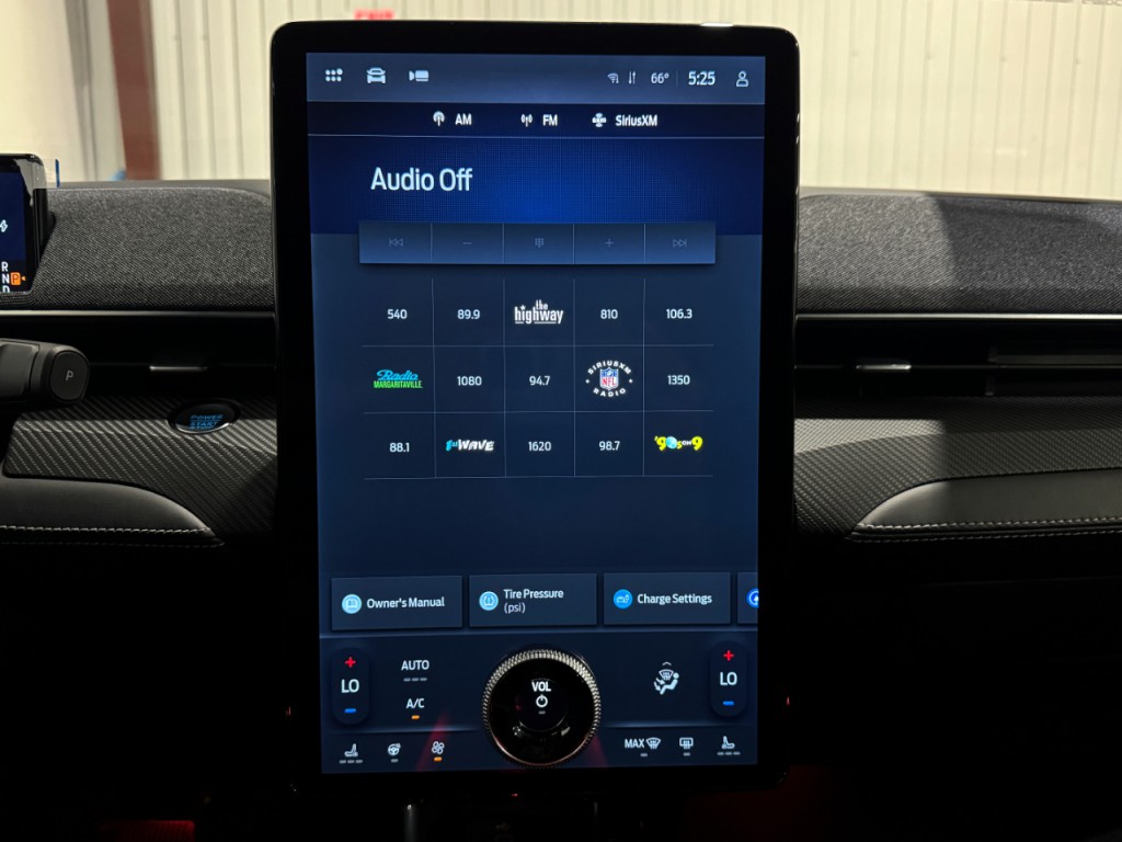 2025 Ford Mustang Image 34