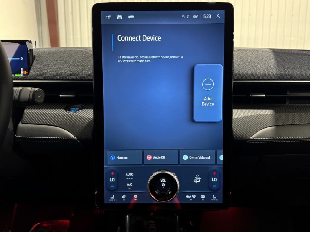 2025 Ford Mustang Image 38