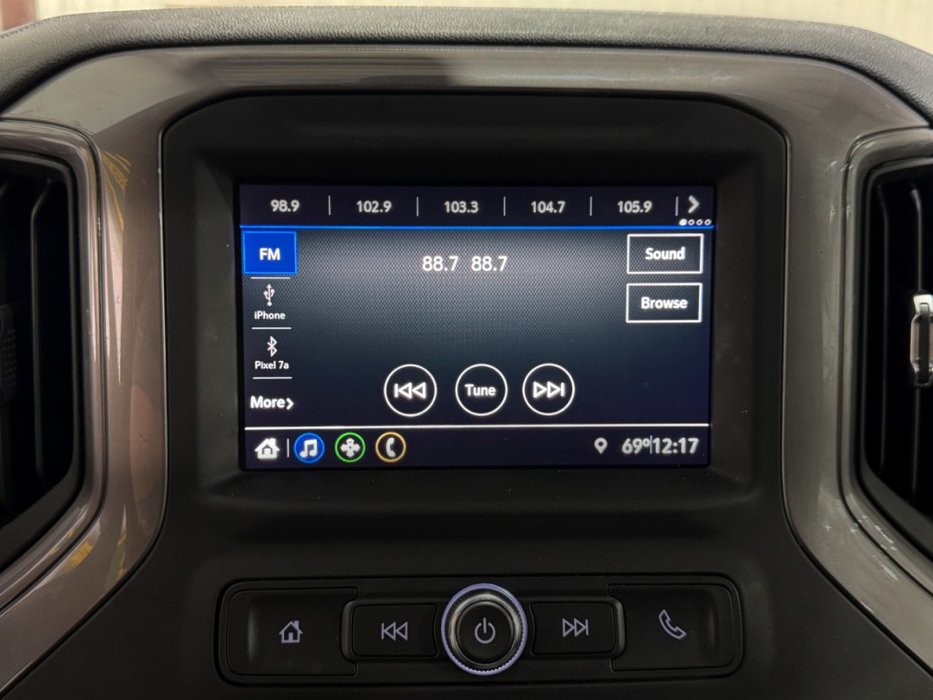 2022 Chevrolet Silverado 1500 Image 9