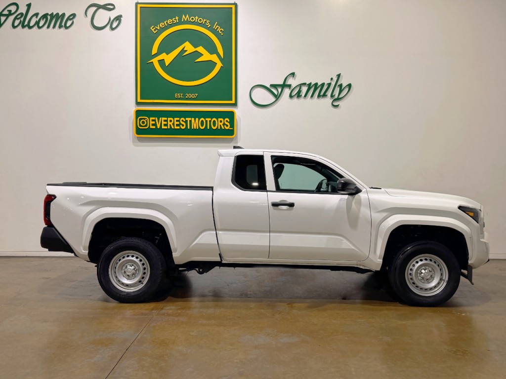 2024 Toyota Tacoma Image 2