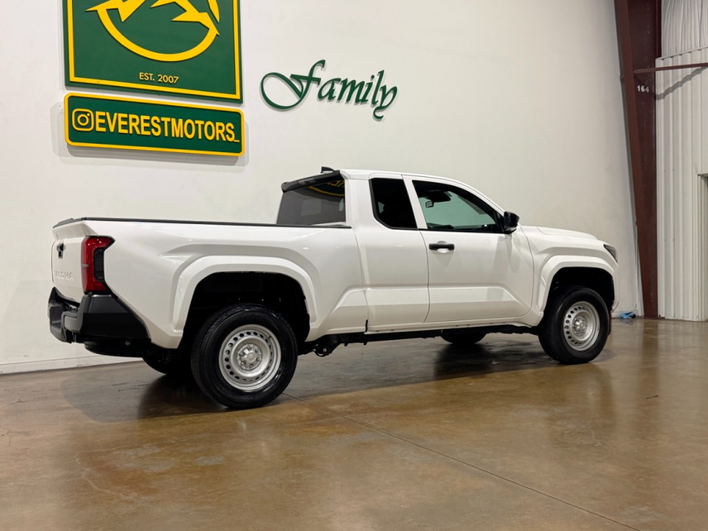 2024 Toyota Tacoma Image 7