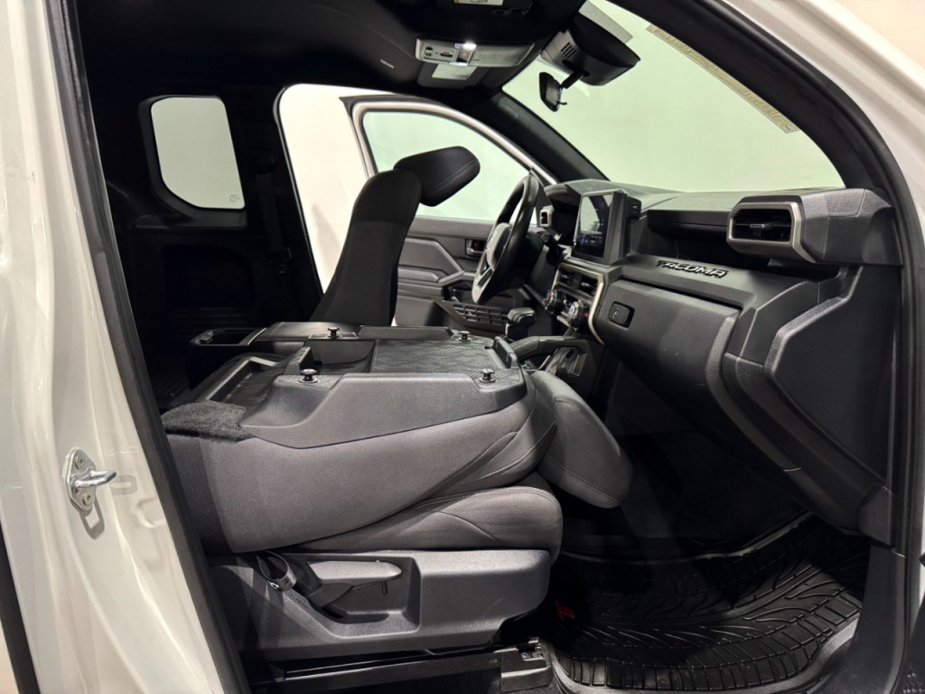 2024 Toyota Tacoma Image 13