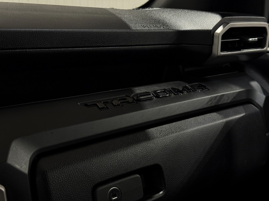 2024 Toyota Tacoma Image 30
