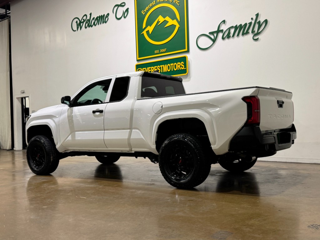 2024 Toyota Tacoma Image 7