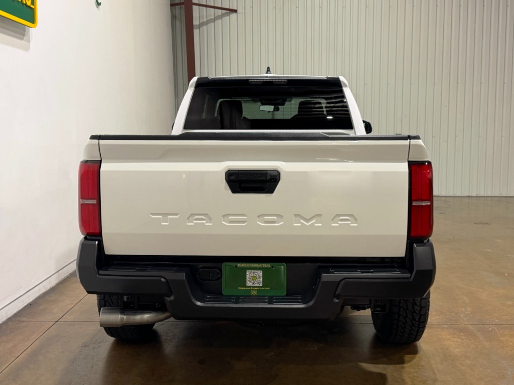 2024 Toyota Tacoma Image 8