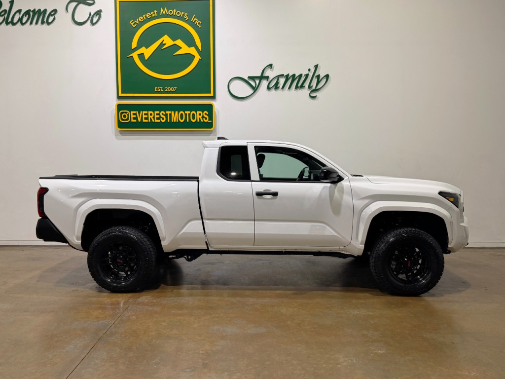 2024 Toyota Tacoma Image 10