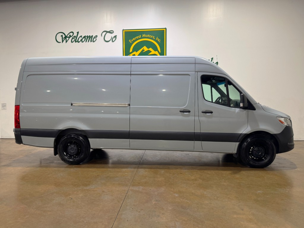 2022 Mercedes-Benz Sprinter Cargo Image 2