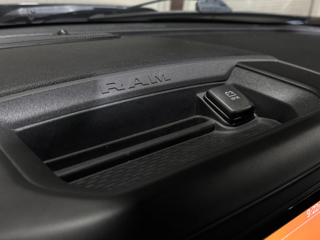 2021 RAM 3500 Image 17