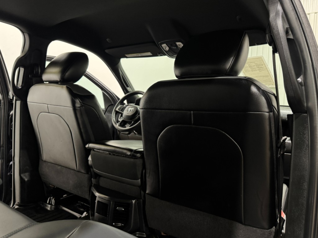 2021 RAM 3500 Image 41