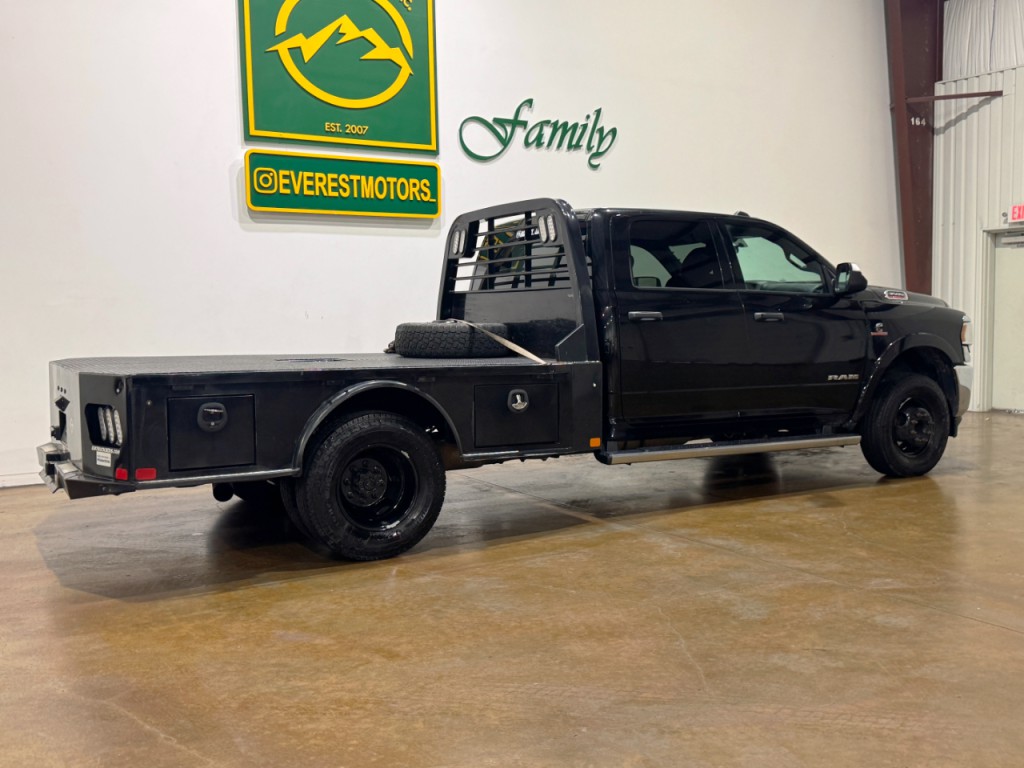 2022 RAM 3500 Image 3