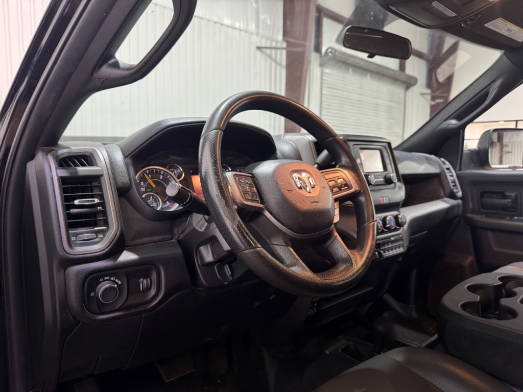 2022 RAM 3500 Image 5