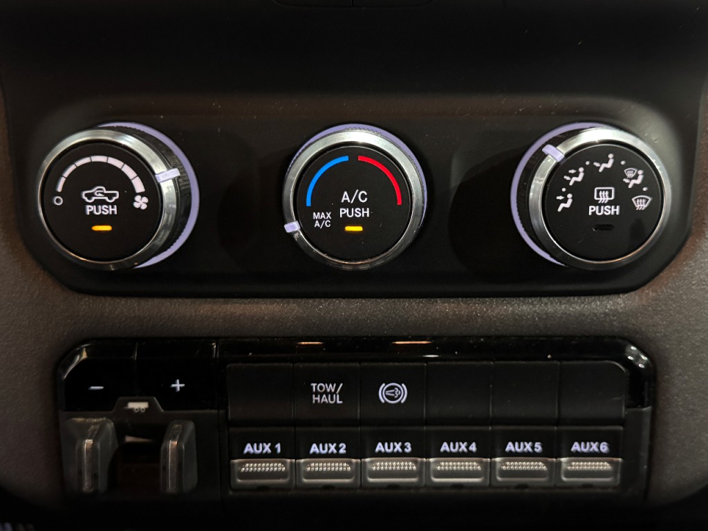 2022 RAM 3500 Image 7