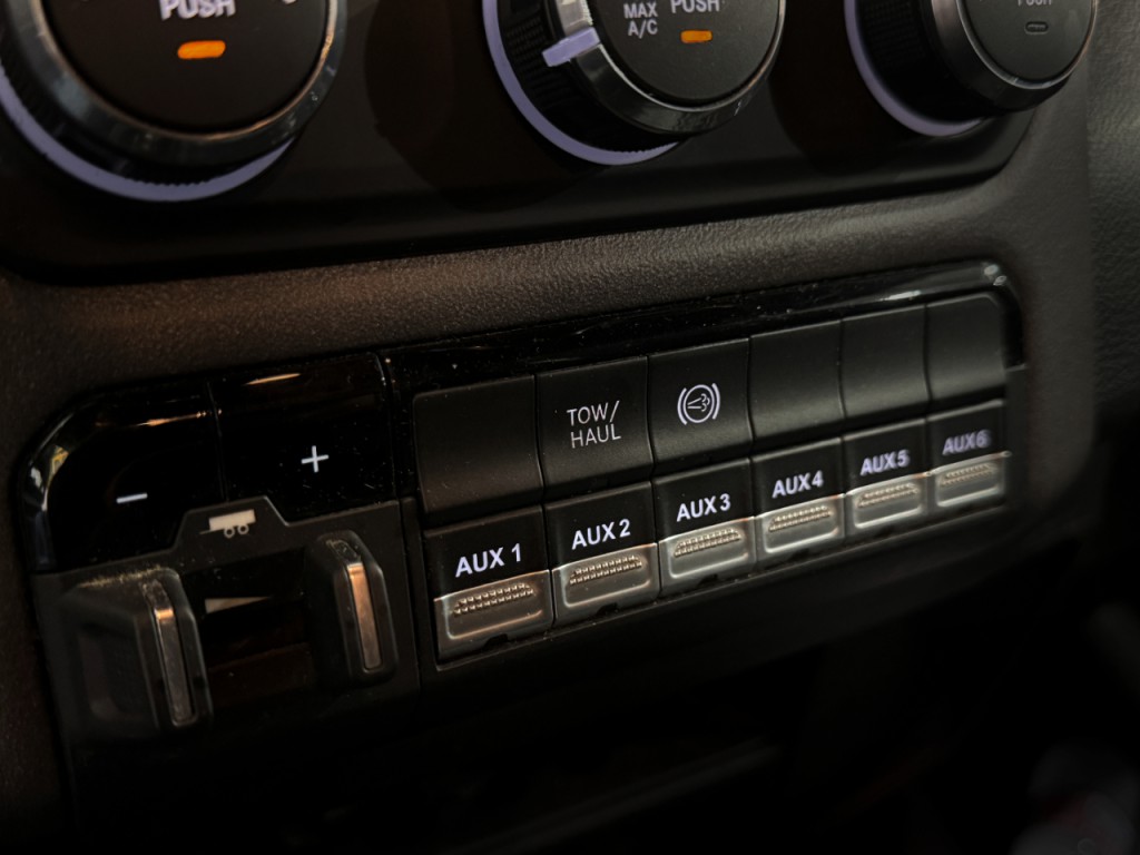 2022 RAM 3500 Image 8