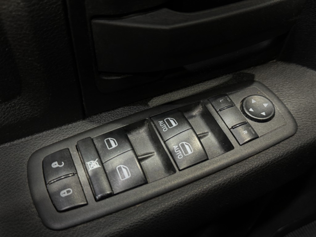 2022 RAM 3500 Image 9