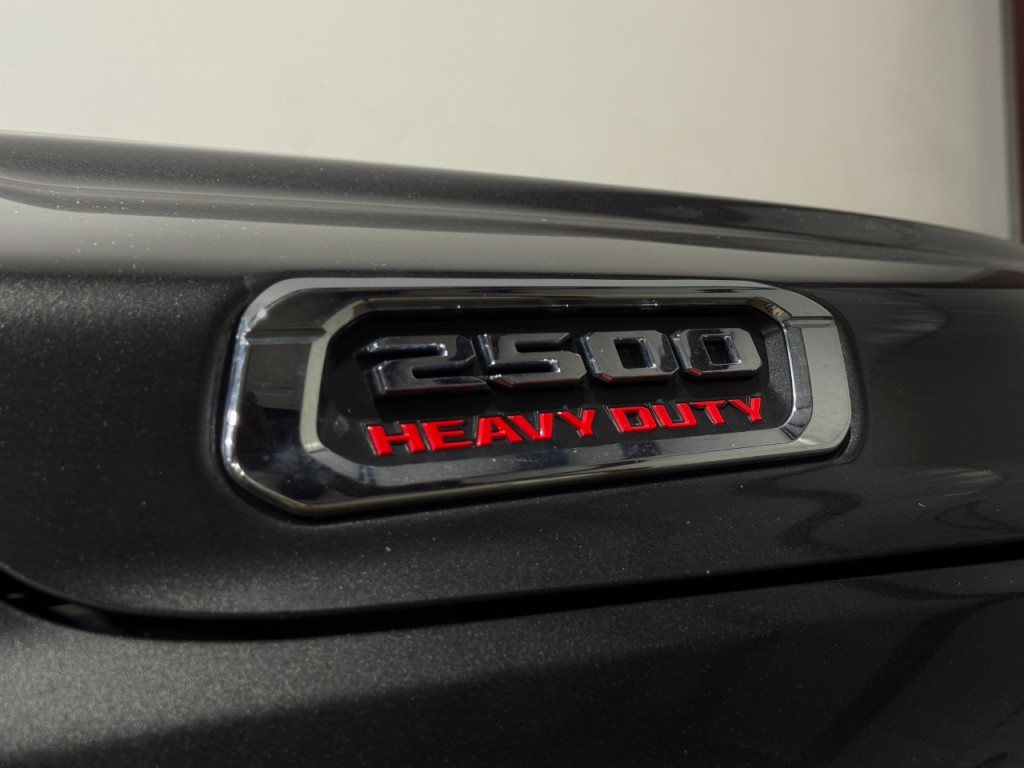 2024 RAM 2500 Image 3