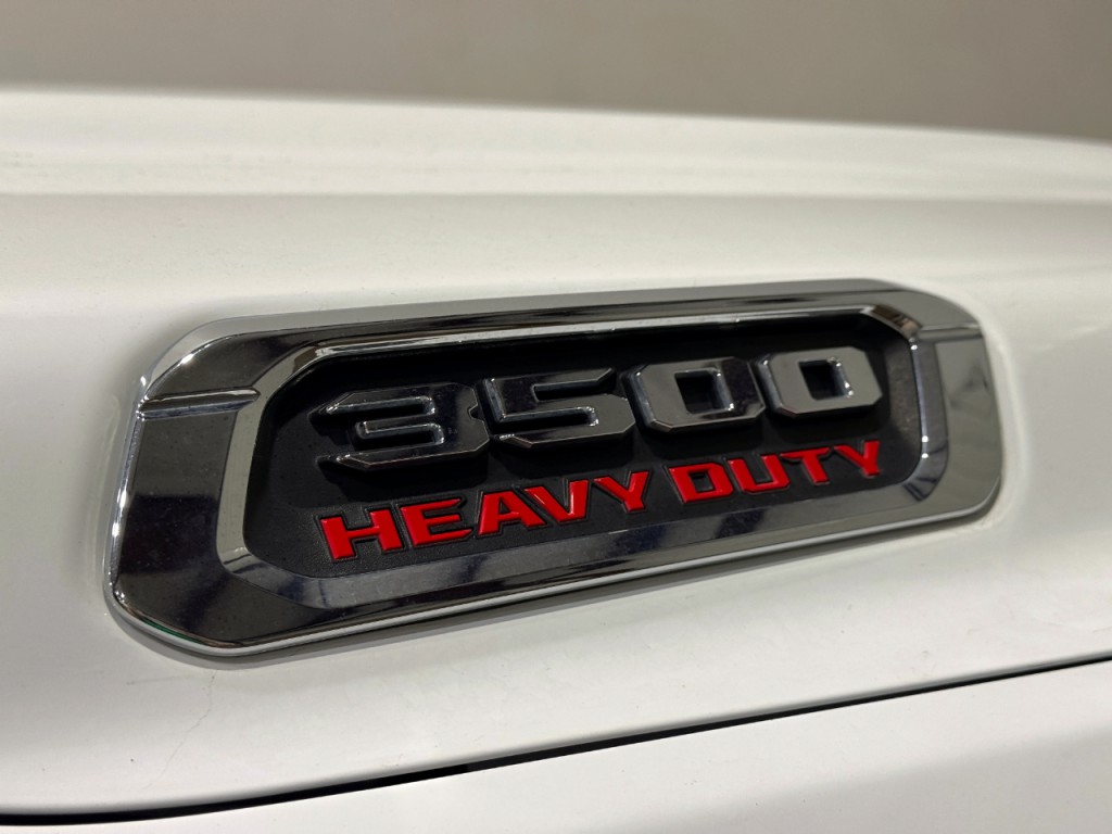 2024 RAM 3500 Image 3