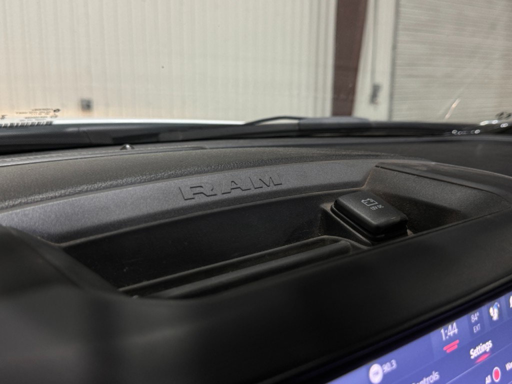 2024 RAM 3500 Image 30