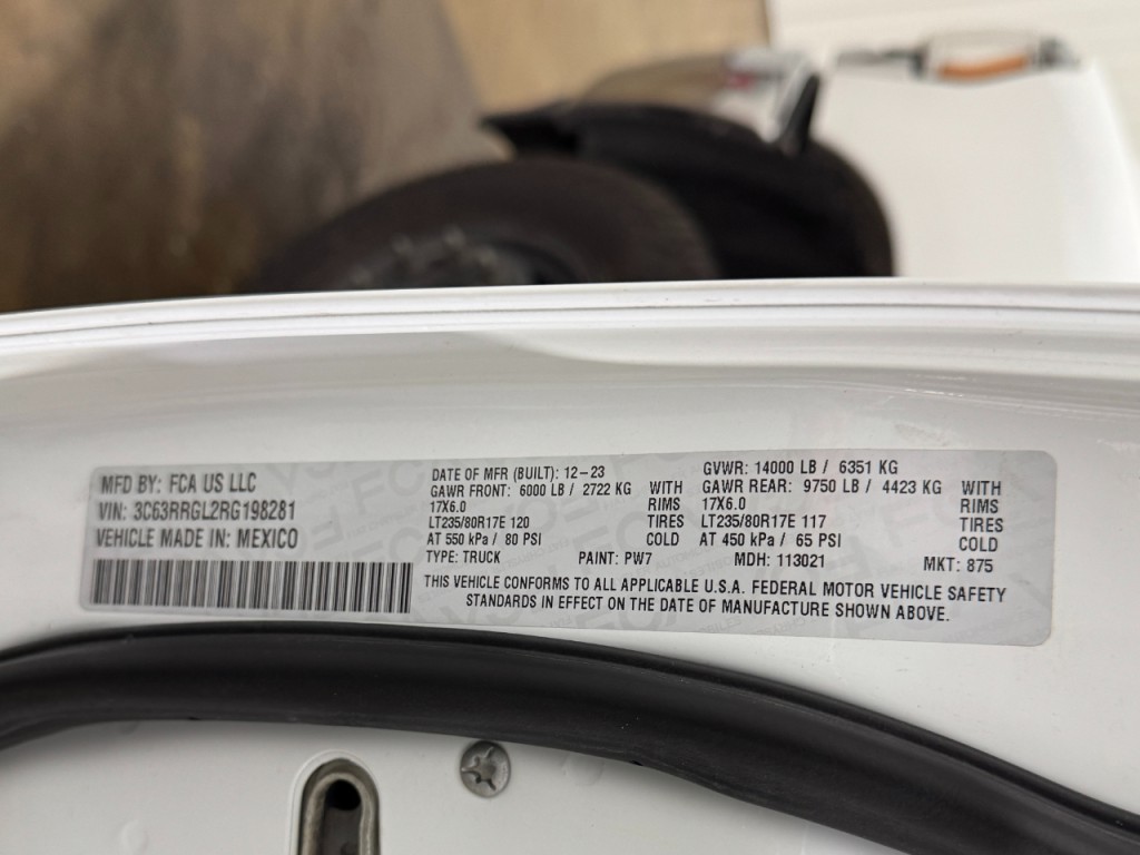 2024 RAM 3500 Image 32