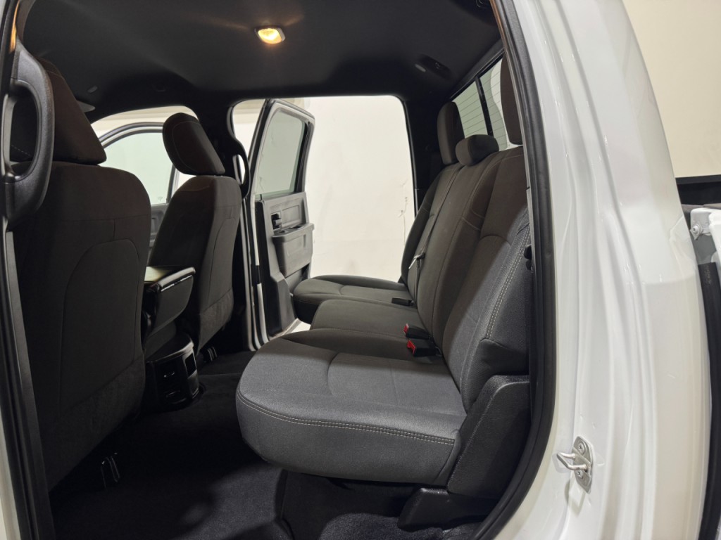 2024 RAM 3500 Image 16