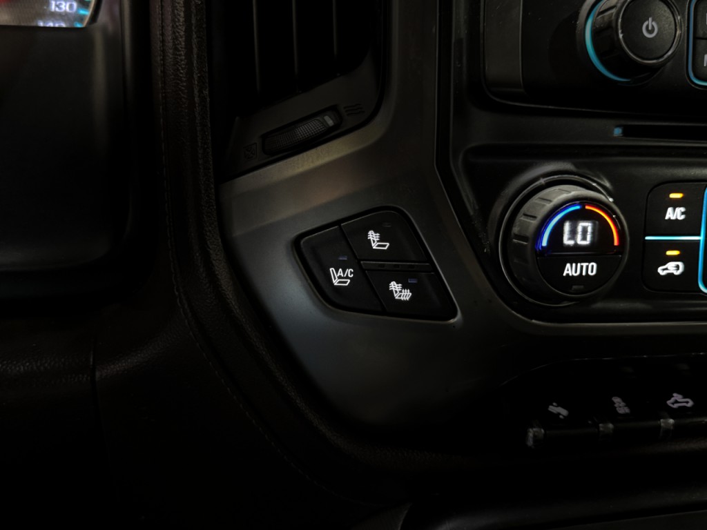 2015 Chevrolet Silverado 1500 Image 32