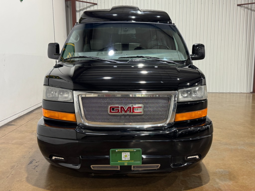 2013 GMC Savana Image 2