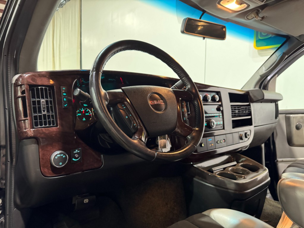 2013 GMC Savana Image 9