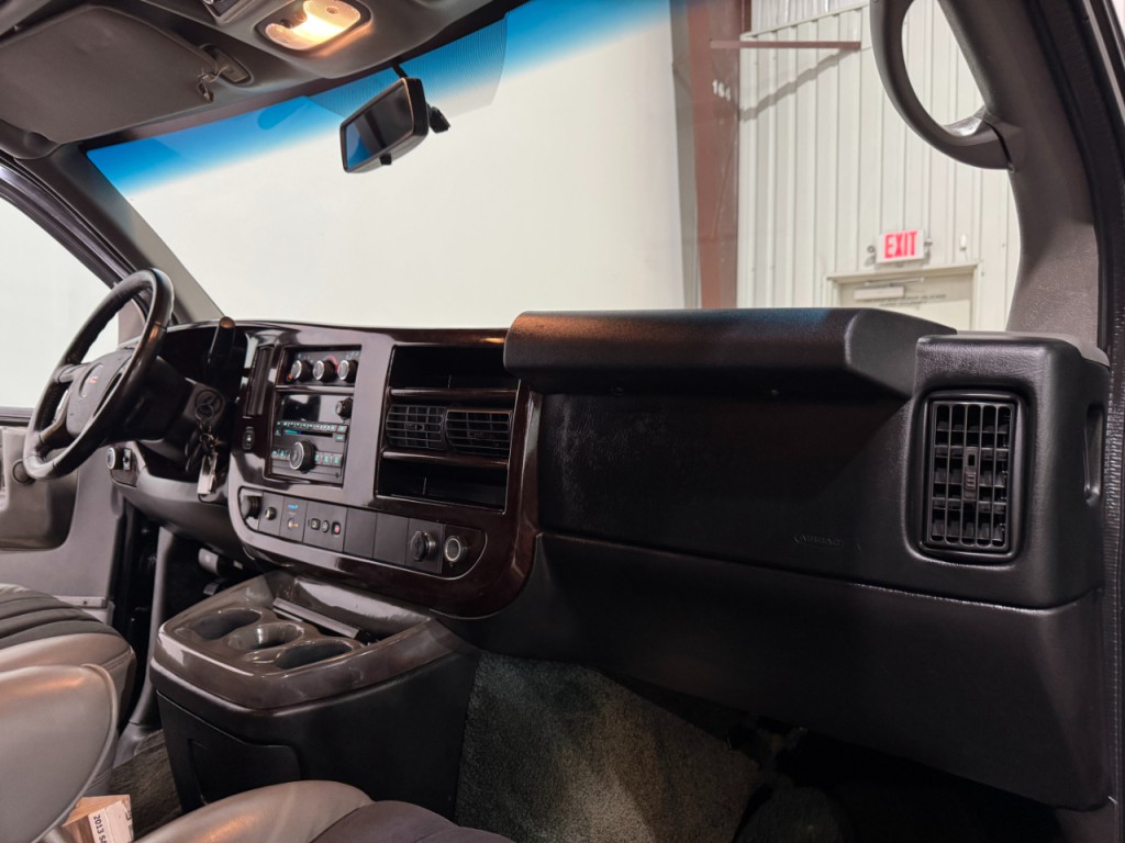 2013 GMC Savana Image 10