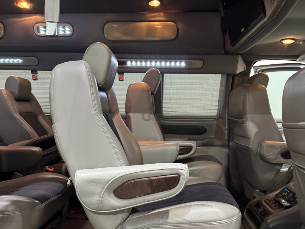 2013 GMC Savana Image 13