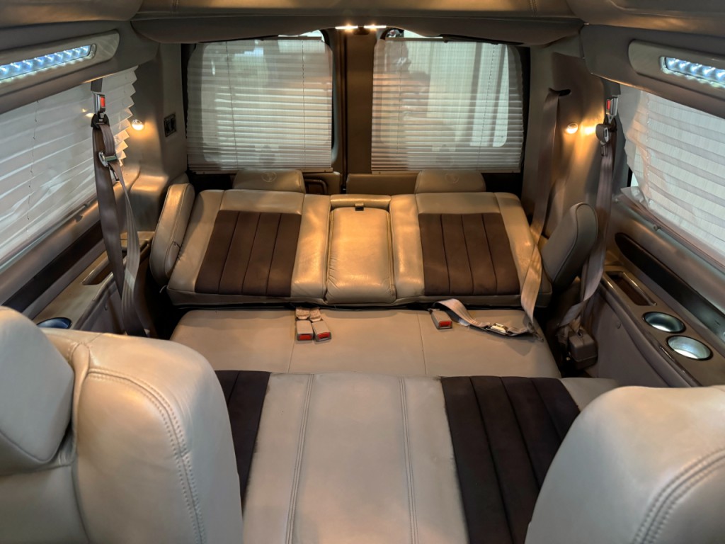 2013 GMC Savana Image 17
