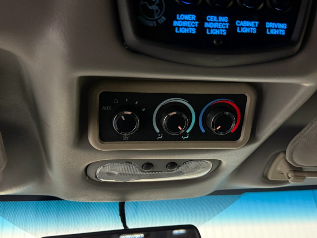 2013 GMC Savana Image 24