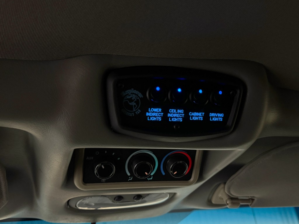 2013 GMC Savana Image 25