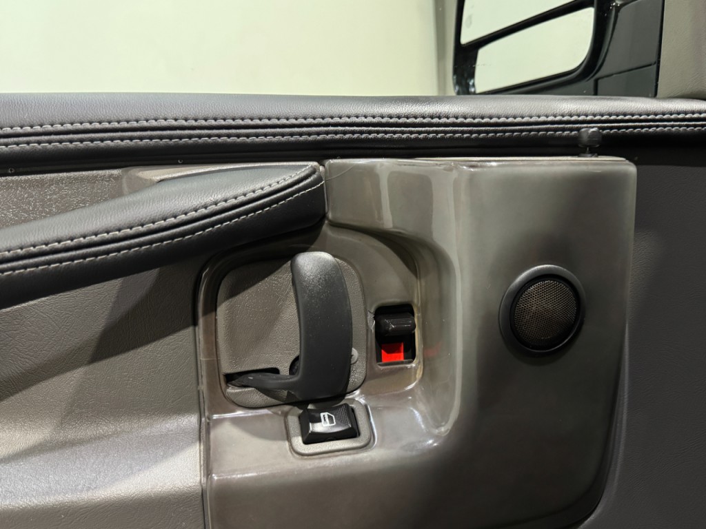 2013 GMC Savana Image 36