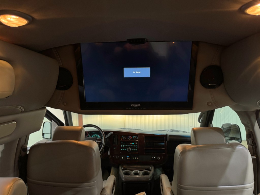 2013 GMC Savana Image 37