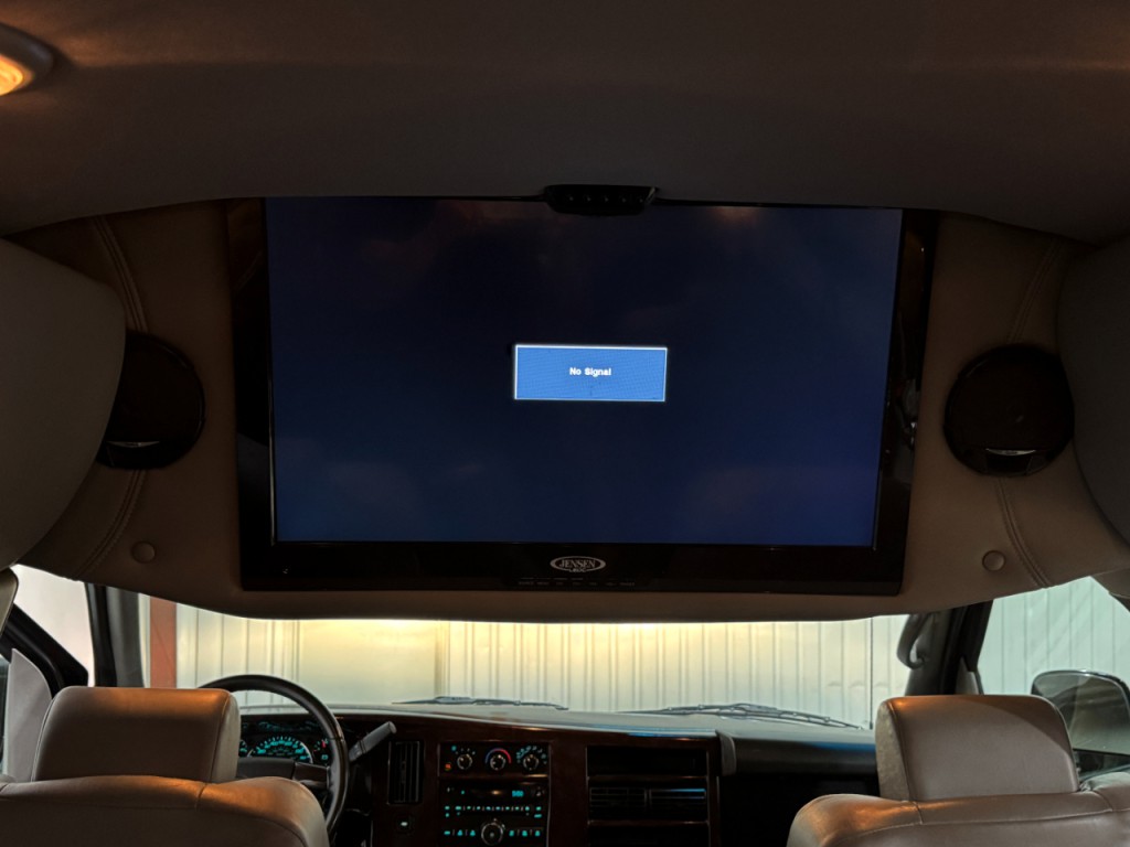 2013 GMC Savana Image 38