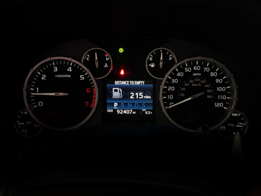 2015 Toyota Tundra Image 22