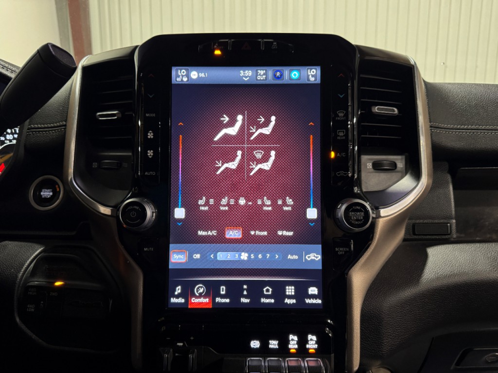 2024 RAM 3500 Image 17