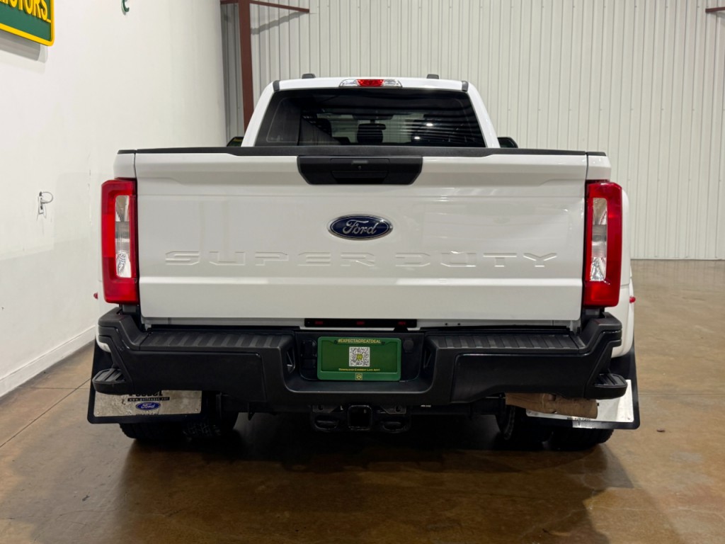 2023 Ford F-350 Image 7